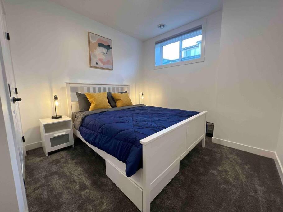 Newly Built 2 Bedroom Suite With Free Parking - Close To Banff National Park, YYC Esterno foto