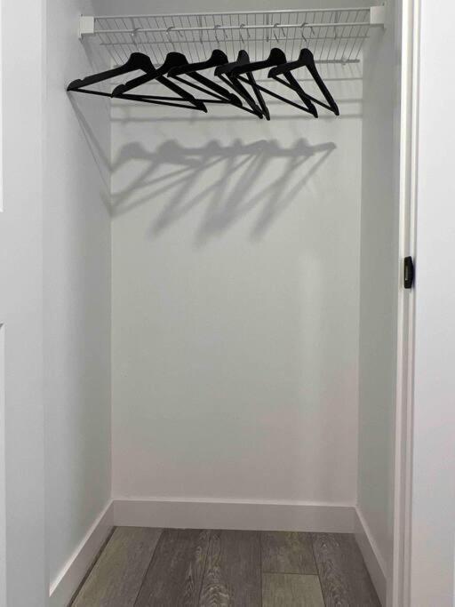 Newly Built 2 Bedroom Suite With Free Parking - Close To Banff National Park, YYC Esterno foto